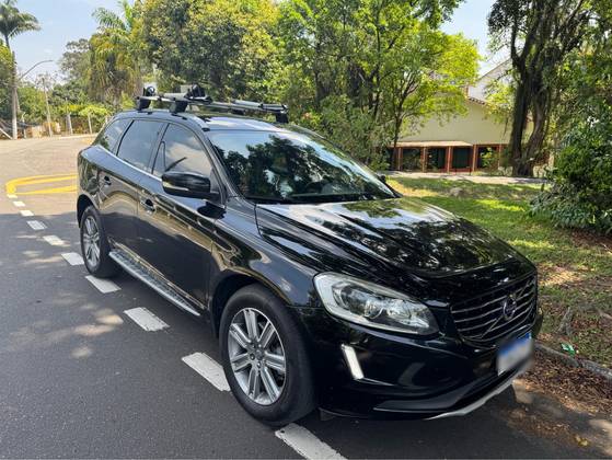 VOLVO XC60 2.4 D5 KINETIC DIESEL AWD 4P AUTOMÁTICO